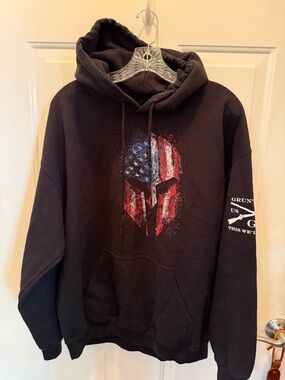Grunt Style Black Hoodie with American Flag Spartan Helmet size large Men’s
